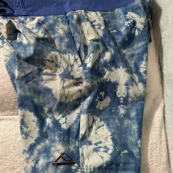 Reef Blue Tie-Dye Swim Shorts 
Men’s 
T3 - Picture 9 of 13